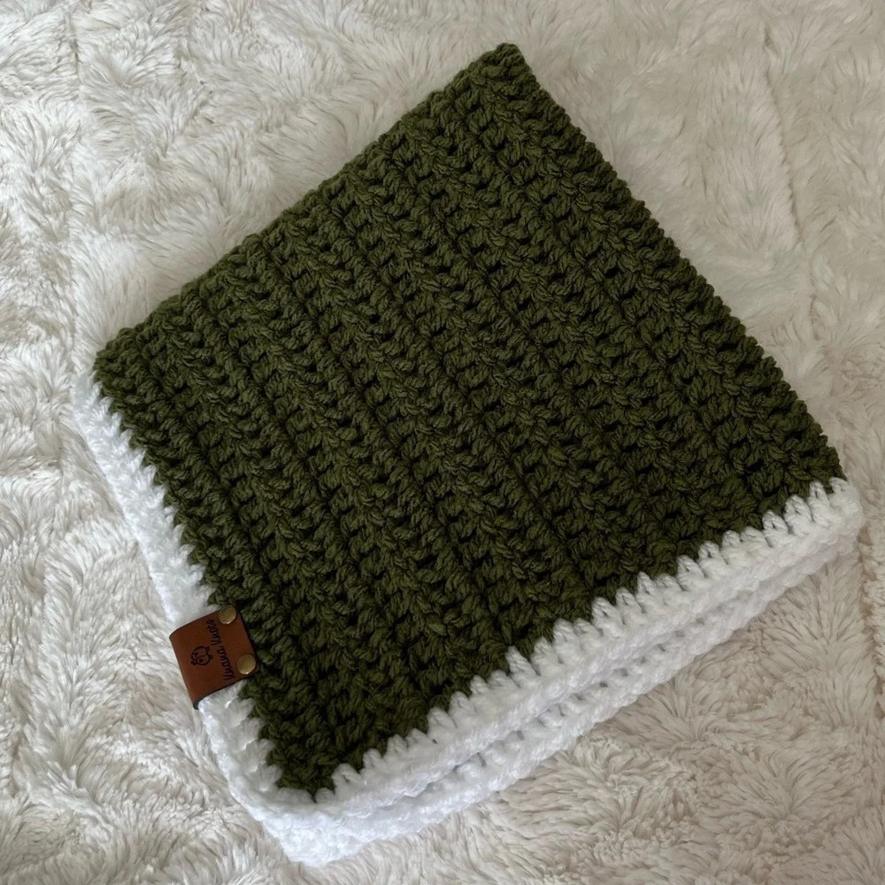 NWT BABY LOVEY, security blanket, approx 15” square. Crochet handmade - Picture 2 of 2